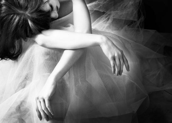 PHOTOWALL / Girl in Dress (e22529)