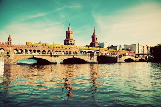 PHOTOWALL / The Oberbaum Bridge and River Spree in Berlin (e22811)