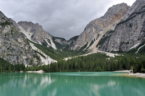 PHOTOWALL / Lake Lago di Braies (e23600)