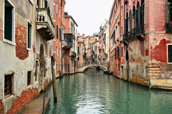 PHOTOWALL / Bricks and Water Alleys (e24199)