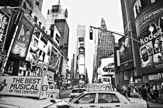 PHOTOWALL / Cabs in Times Square, New York (e30037)