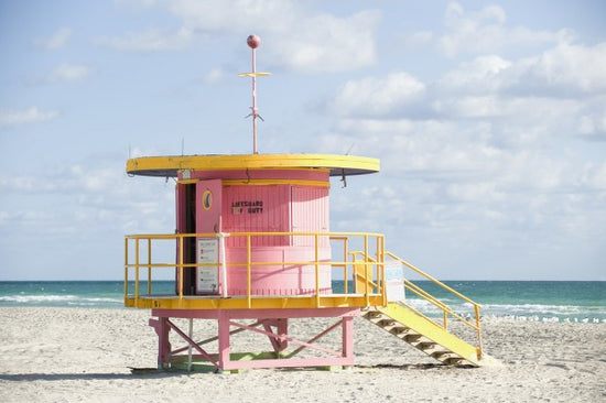 PHOTOWALL / Lifeguard Tower in Miami, USA (e40765)