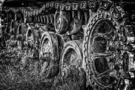 PHOTOWALL / Old Tank Chains (e310561)