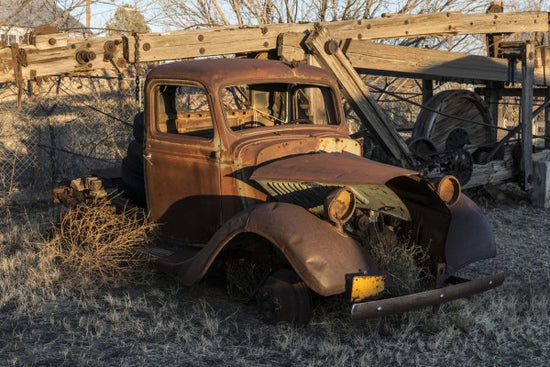 PHOTOWALL / Broken Old Pick Up Truck (e310779)