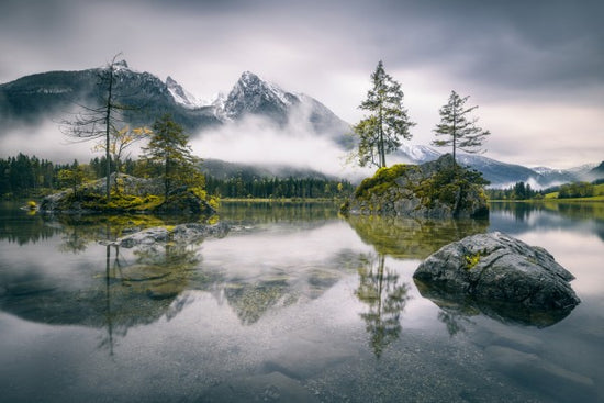 PHOTOWALL / Rainy Morning at Hintersee (Bavaria) (e311040)