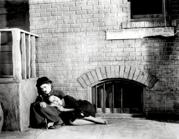 PHOTOWALL / Charlie Chaplin and Paulette Goddard in Modern Times