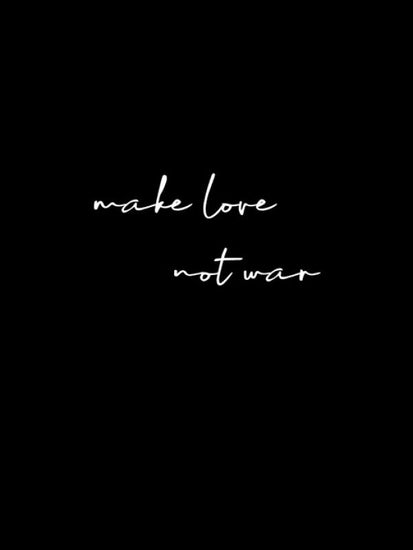 PHOTOWALL / Make Love Not War (e323466)