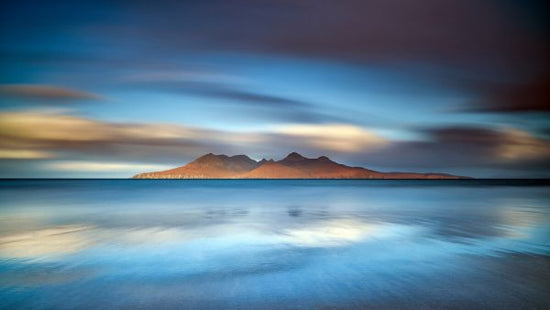 PHOTOWALL / An Epic Sunrise in Eigg (e324496)