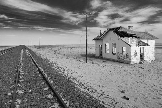 PHOTOWALL / Abandoned Railway House - Gray (e331504)
