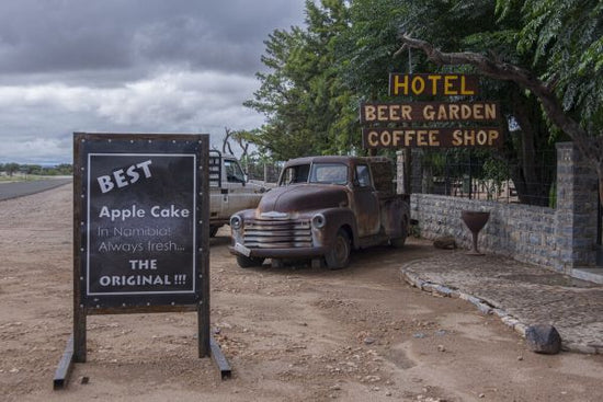 PHOTOWALL / Old Cars with Sign (e331526)