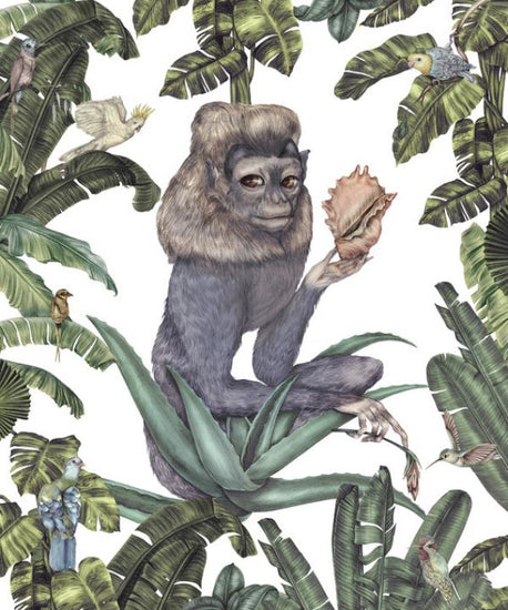 PHOTOWALL / Monkey Queen with Precious Shell (e335747)
