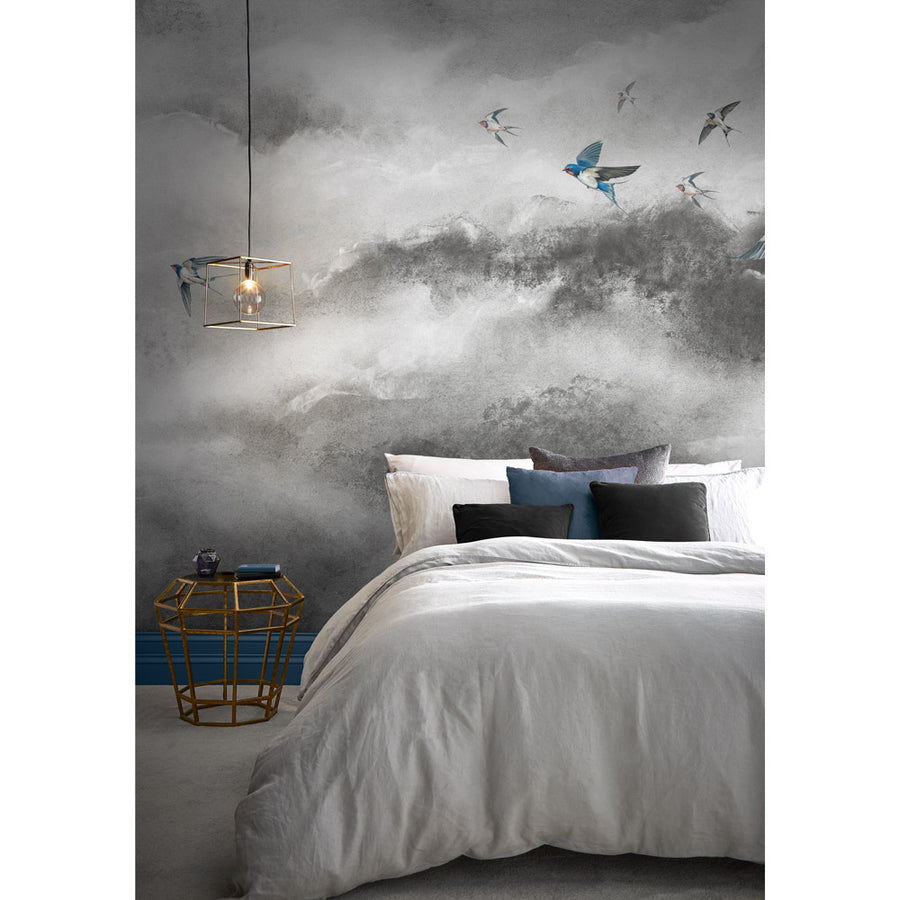 輸入壁紙 Graham & Brown / THE BESPOKE COLLECTION / FLIGHT OF SWALLOWS Storm 117761