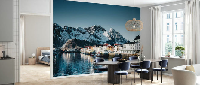 PHOTOWALL / Henningsvaer Village (e318150)