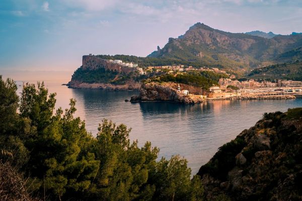 PHOTOWALL / View of Port de Soller in Mallorca Spain (e93109)