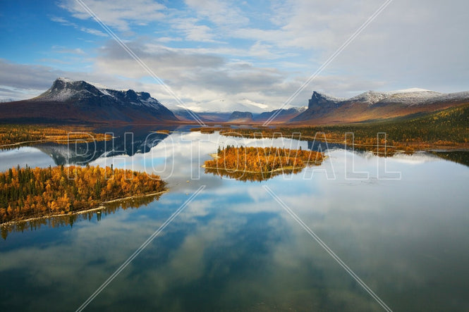 PHOTOWALL / Autumn in Swedish Lapland (e95289)