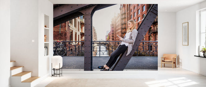 PHOTOWALL / Portrait of Young Woman in the City (e97649)