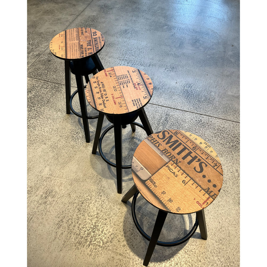 WALPA大阪店のスツール