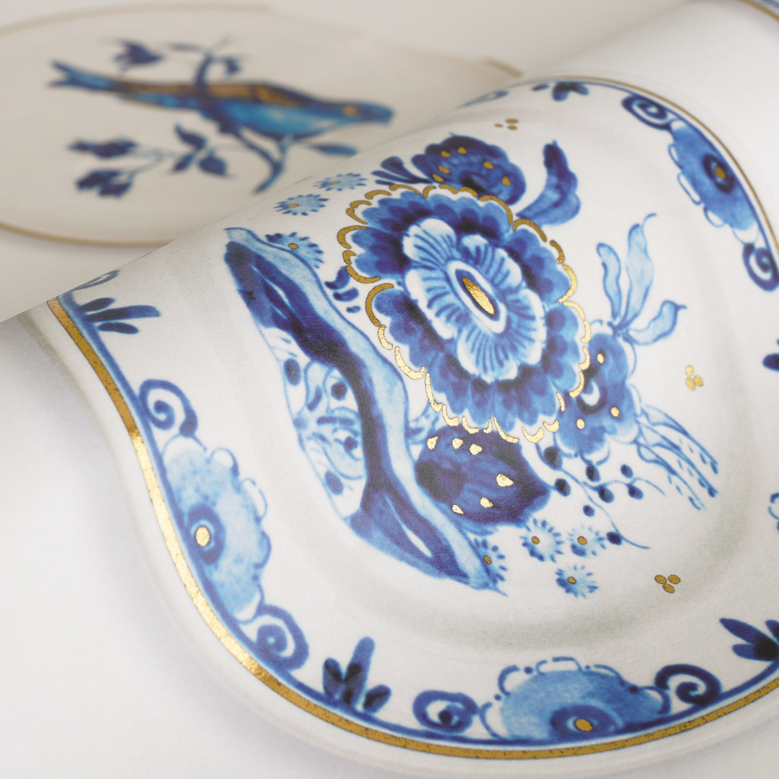 studio ditte / Porcelain wallpaper blue & gold【2パネル1セット