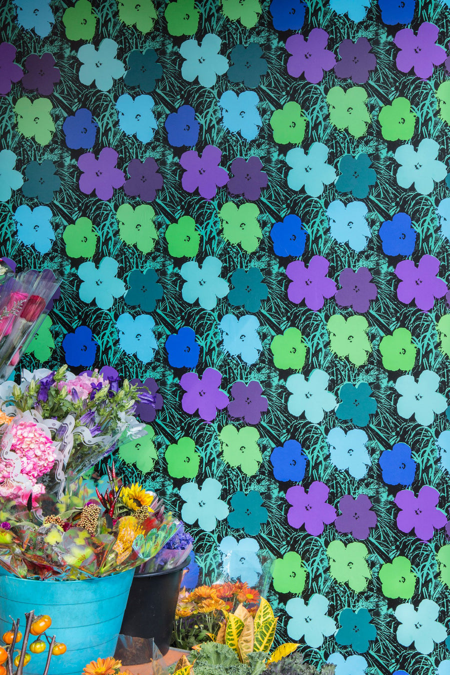 Andy Warhol / Small Flowers / Lolite | 輸入壁紙専門店 WALPA – WALPA.jp