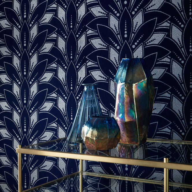 1838 Wallcoverings / ELODIE / Astoria Midnight 1907-139-01