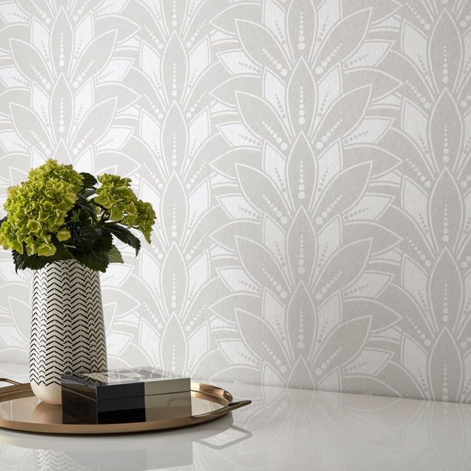 1838 Wallcoverings / ELODIE / Astoria Pearl 1907-139-04
