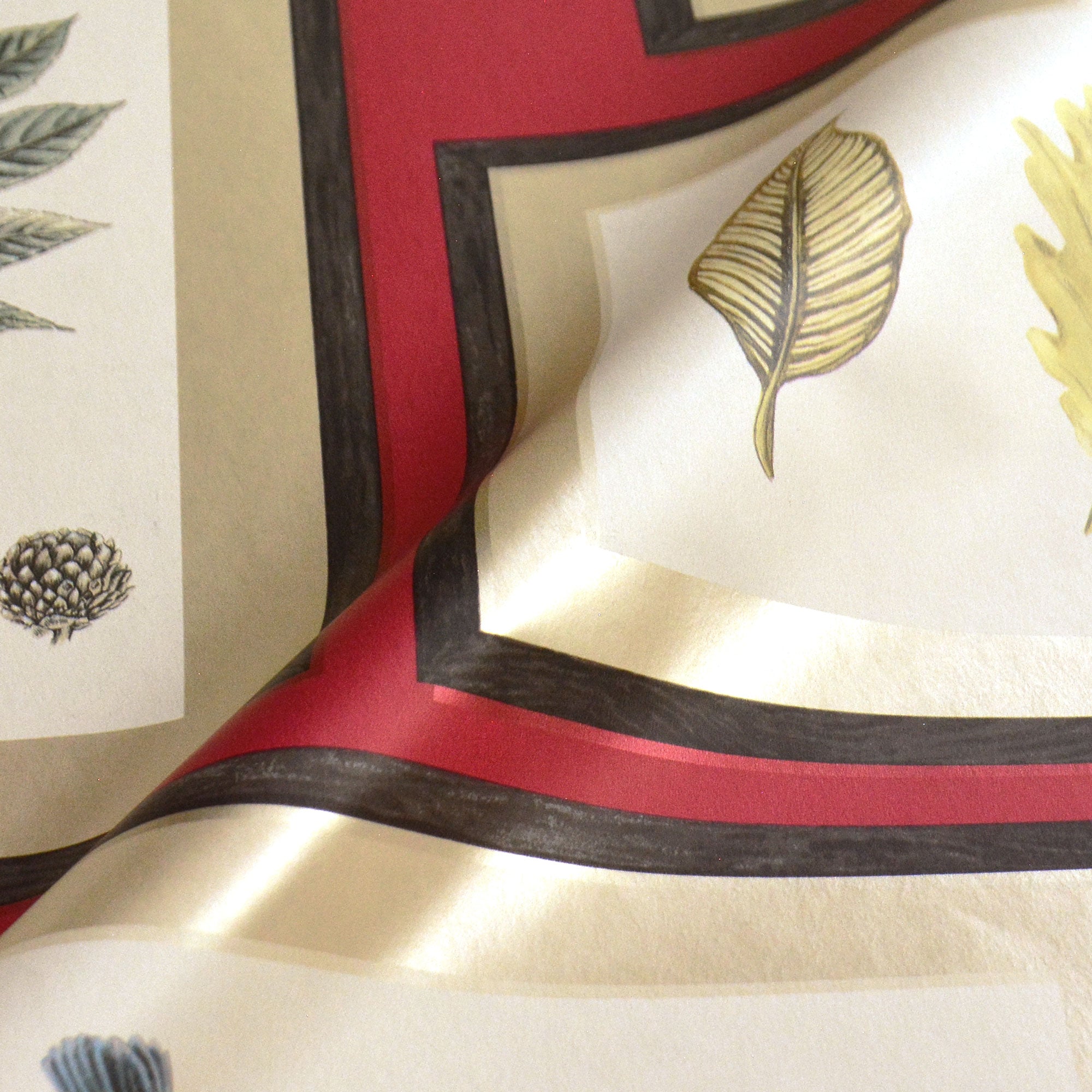 Sanderson / ONE SIXTY WALLPAPER COLLECTION / Picture Gallery Red