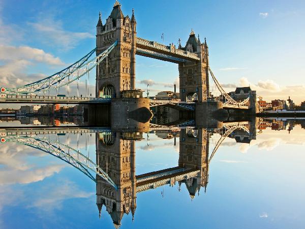 PHOTOWALL / Tower Bridge at Sunset (e19353)