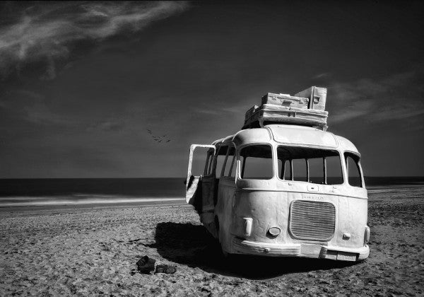 PHOTOWALL / Beached Bus (e22485)