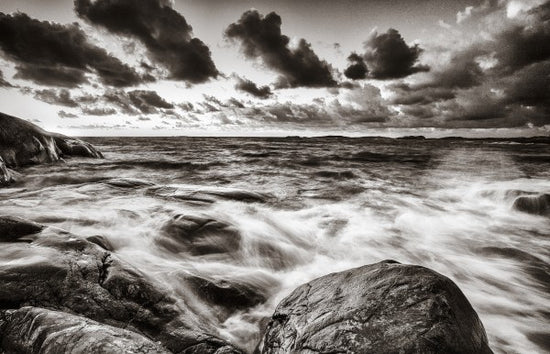 PHOTOWALL / Stormy Sea at Rocks (e22576)