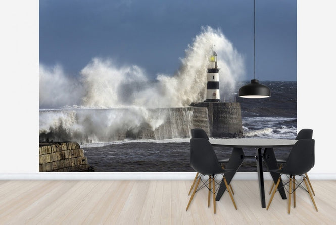 PHOTOWALL / Rough Sea at Seaham Lighthouse in England (e23190)