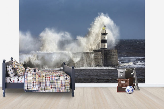 PHOTOWALL / Rough Sea at Seaham Lighthouse in England (e23190)
