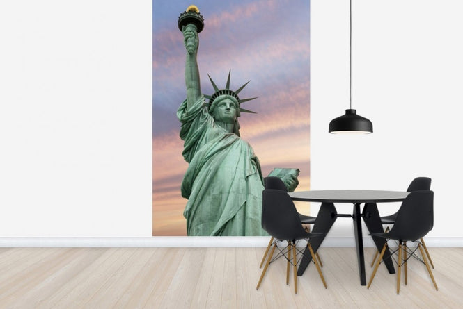 PHOTOWALL / Statue of Liberty under a vivid sky (e23194)