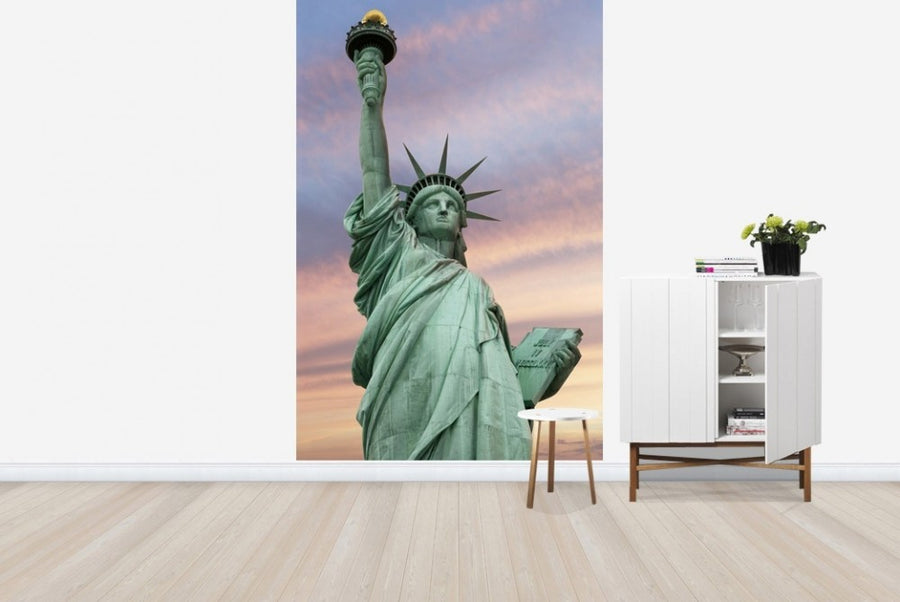 PHOTOWALL / Statue of Liberty under a vivid sky (e23194)