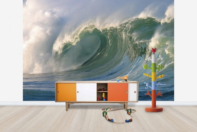 PHOTOWALL / Wave breaking at Waimea Bay (e23201)
