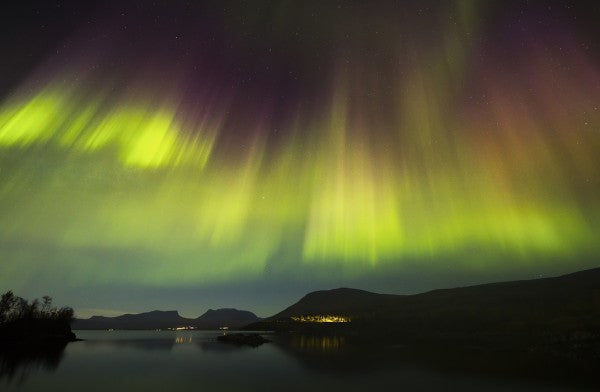 PHOTOWALL / Northern Lights in Tornetrask - Sweden (e23693)