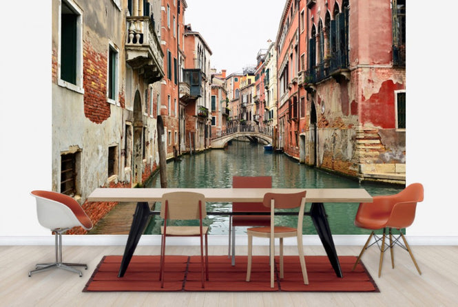 PHOTOWALL / Bricks and Water Alleys (e24199)