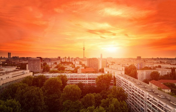 PHOTOWALL / Glowing Sunset over Berlin (e24256)