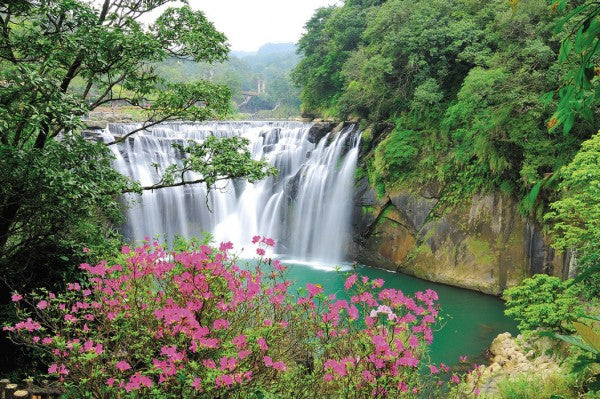 PHOTOWALL / Shifen Waterfall (e24836)