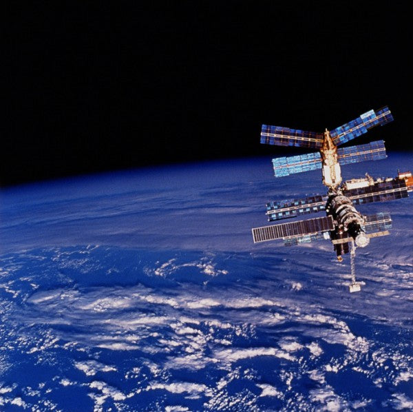 PHOTOWALL / Mir Space Station (e25589)