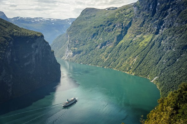 PHOTOWALL / Green Water of Geirangerfjord, Norway (e29913)