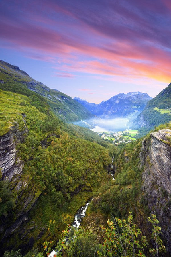 PHOTOWALL / Pink Clouds over Geirangerfjord, Norway (e29915)