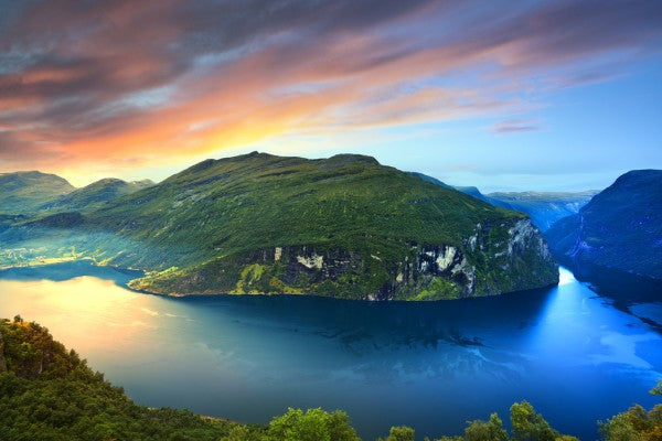 PHOTOWALL / Magical Light over Geirangerfjord, Norway (e29922)