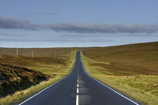 PHOTOWALL / Empty Road in Shetland, Scotland (e40652)