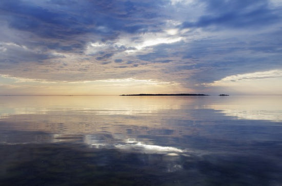 PHOTOWALL / Sky Mirrored in Baltic Sea (e40653)