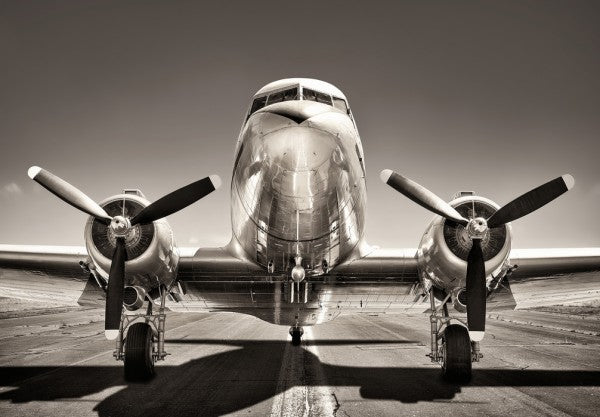 PHOTOWALL / Vintage Airplane on a Runway (e30935)