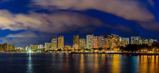PHOTOWALL / Honolulu Lights (e50273)