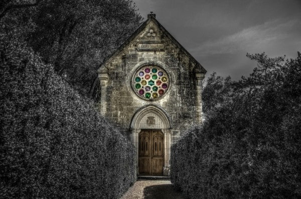 PHOTOWALL / Spooky Church (e310531)