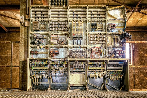 PHOTOWALL / Broken Electric Control Cabinet (e310613)