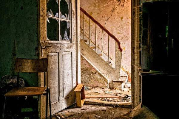 PHOTOWALL / Stairs and Broken Door (e310619)