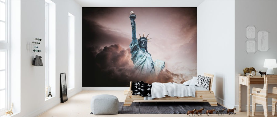 PHOTOWALL / Statue of Liberty in Clouds (e310698)